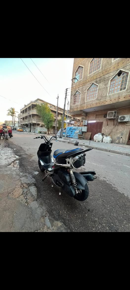 سلام عليكم عدلة مال لعب تعمير جديد صارله شهر من معمريهة دراجة تخبل 55مجفتة شغل لكك بيه تزويد بيهة صدر قبق فلاوين عاصمة سكليتر ستاند صفح ويل مشيف دراجة كاعدة ومرتبة تشتغل سلف وهندر ما نقصهة شي مكاني بغداد السيدية السعر 400وبيهة مجال لطيبين هاذ رقمي ***********
