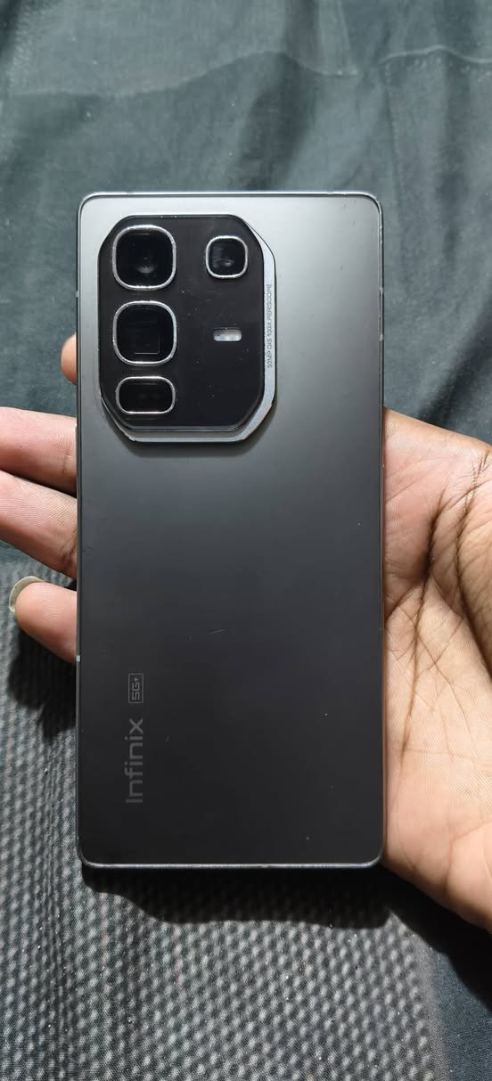 انفنكس نوت 50 برو بلس 5G جهاز عملاق 
ذاكرة 256 رام 12
شاشه تردد 144 هرتز 
كاميرات خرافيه من سوني زوم 100 X
معالج دايمن سيتي 8350 الترا
بالالعاب ببجي 120 فريم وغير العاب يشغل 144 مجربه 
يدعم الشحن السريع 100 واط ولاسلكي 50
الجهاز مكفول من الفتح والتصليح فقط هذني الفطور الي بالحساس مامثرات عليه ابد وسعره كلش مناسب 250 الف نهايته المستخدم ماله جاي ينباع ب475 بس علمود الفطور هذني عرضته بهذا السعر 
وهذا رقمي للشراي ***********
