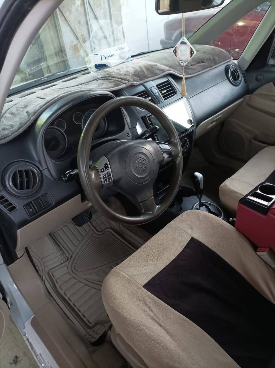 السلام عليكم مكلف بلنشر 
للبيع سازوكي SX4 2011 بأسمي تبديل جاملغ امامي الأيمن سياره جاهزه تبريد حداده رقم بصره انكليزي ماناقصه شي بيه جراد بلقماره العنوان البصرة الهارثه *********** البصرة, العراق
