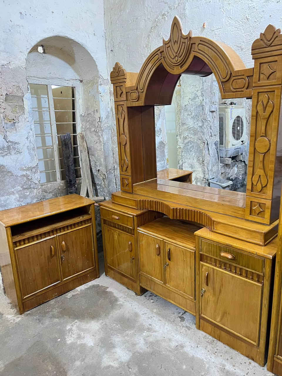 مستخدمه • نظيفه • صاج