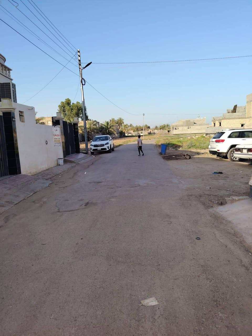 للبيع : دار جديد طابو زراعي سند(25)
    طابق واحد بناء طابوق.. تحويل مباشر للمشتري
      يحتوي على /٢ نوم/ استقبال/ صاله/ مطبخ حار بارد
      حمام داخلي/ وصحيات خارجيه /وكراج
        المساحه /  200 متر
        السعر/135
        للاستفسار على الرقم/ *********** واتساب
        مكتبنا رمادي شارع٤٠ مقابل جامع الواثق
