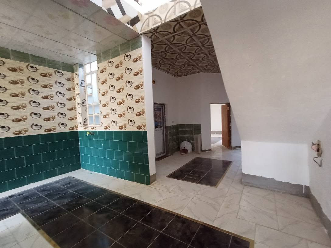 دار للبيع
المساحه ١٥٠ 
طابق واحد 
بناء طابوق 
محتويات البيت 
غرفه نوم واحده 
استقبال 
مطبخ 
صحيات خارجيه وداخليه 
سطحين 

الموقع ابو غريب الحصوة الضباط بالقرب من شارع ٣٠ 
للاستفسار الاتصال على الرقم ***********
صاحب البيت 
او على الرقم +964 771 890 2506 بغداد, العراق
