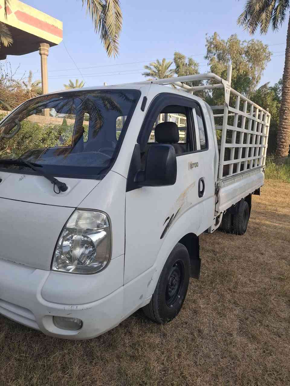 كيا حمل 2700
للبيع رقم واسط مشروع وطني 
السيارة تحويل مباشر 
للتواصل ***********  بغداد
