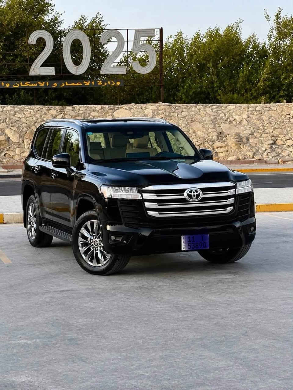 السلام عليكم
لاندكروز 2022 ساز تطبيق 3 شاشات 
رقم بغداد بسمي تحويل مباشر
ماشيه 60 الف 
مكفوله من الصبغ والتبديل 
بيها PDR كد 4 اصابع فقط والباقي كفاله
مغلفه تغليف كامل
مكاني بابل القاسم
السعر 610$
للاتصال ***********
