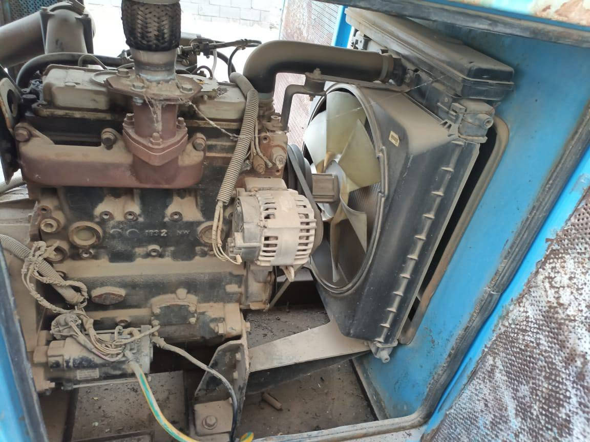 السلام عليكم
للبيع مولد بيركنز 33 KV كاتم شرط الشغل والحمل السعر 28 ورقه بي مجال قليل للاستفسار ***********  العنوان البصره شط العرب

