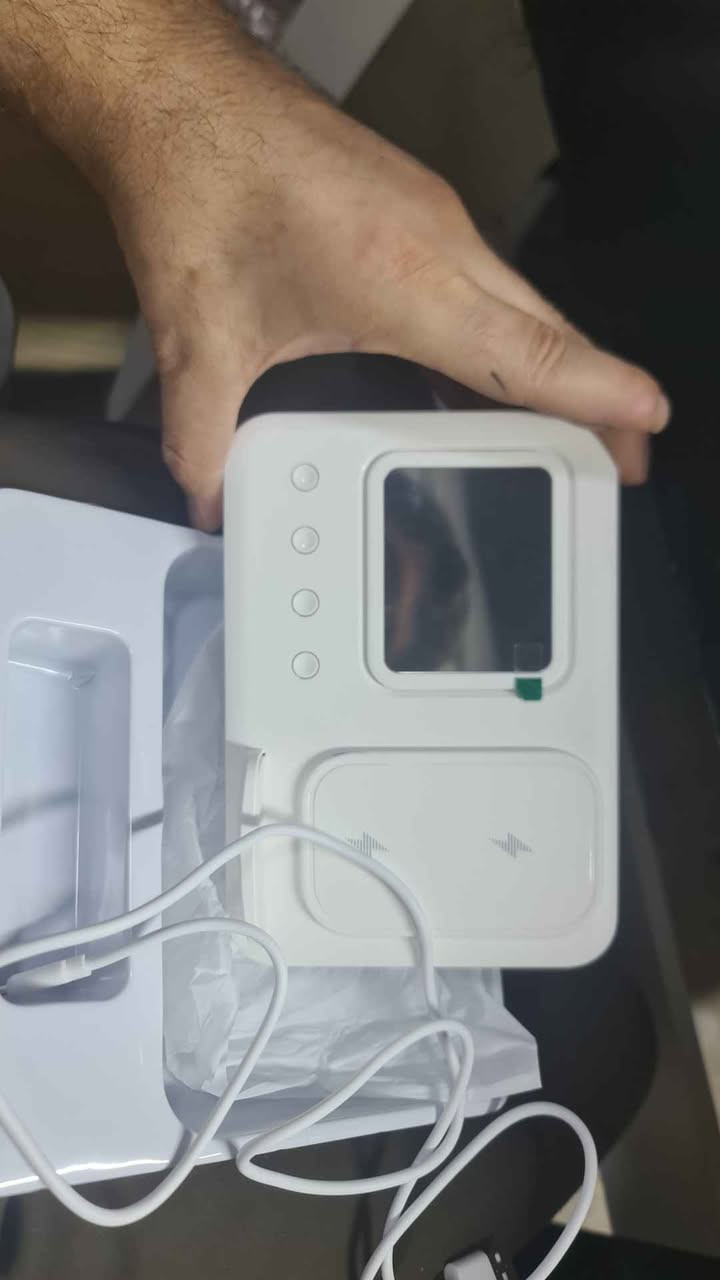 ستاندیکی شەحنکەرەوەی وایەرلێس و سەعاتی ئەلیکترۆنی بۆسەر مێز نوێیە 
١٥ هەزار قوفلێتی
گەیاندن هەیە
*********** دار بنديهكان, السليمانية
