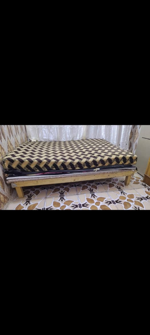 كنتور أبو 6بيبان نضيف جدا سعره 5500وبي مجال+جربايه هوه مندر ماله نفرين نضيفات جدآ سعرهن ثنينهن ب100واني مكلف بنشر مو ليه غراض أرجو اتصال على رقم ولد ***********
مكان والد حي رساله شارع أبو سماعات يم فرن أبو جمال ع شارع بصره

