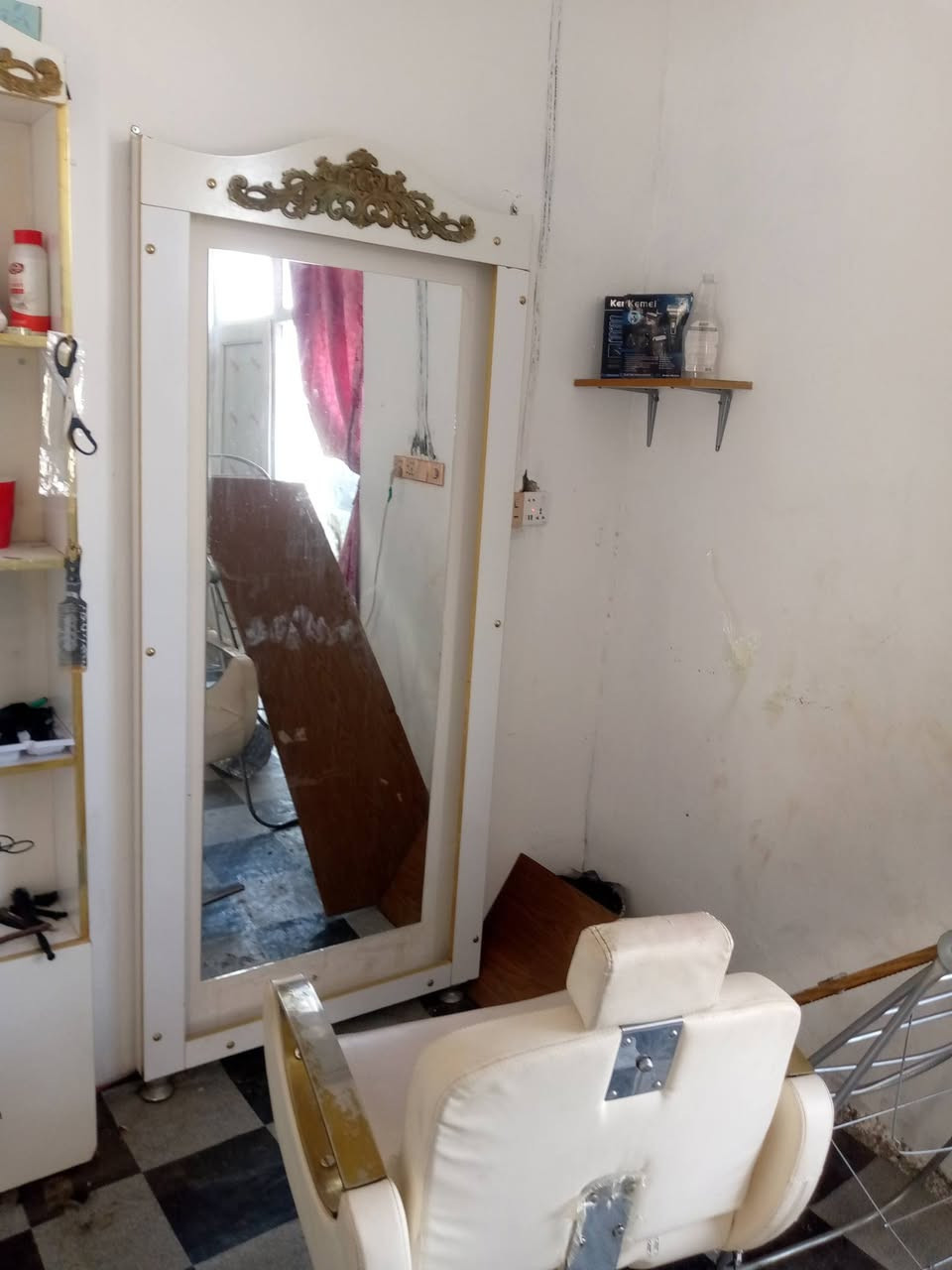 سلام عليكم كرسي ومرايه مال حلاقه اللبيع مستعملات انضاف بيع مستعجل وبسعر مناسب جداً
للاستفسار الاتصال على الرقم التالي أو مرسلت الصفحه ***********
