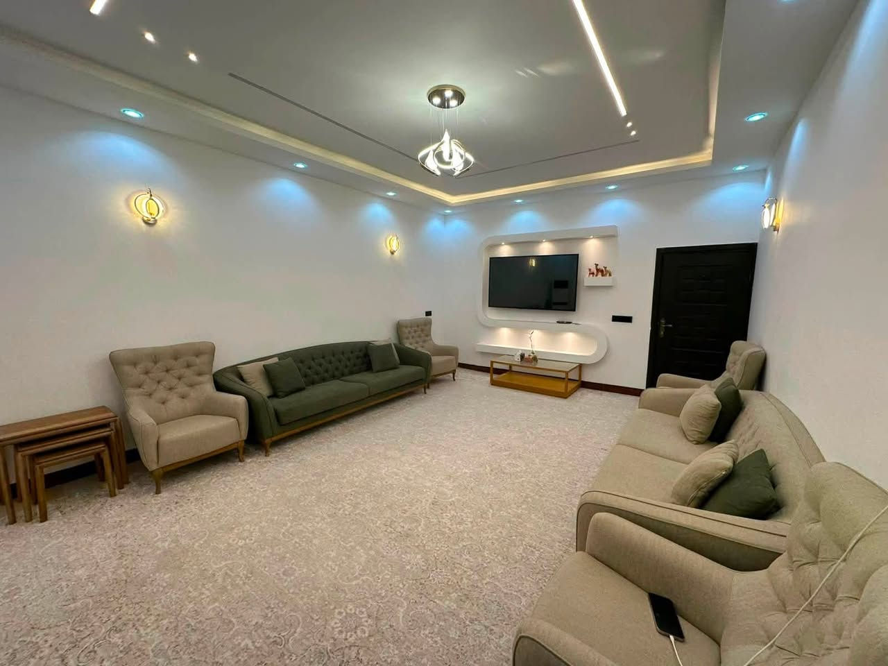🏘🏘بيت للبيع ديالى خانقين / داره كوناره فرع محل حيدر ابو غسل ودهن  مقابل الجسر والمنتزه 
طابو صرف مساحة 240 متر طابق واحد
واجهة 12 والنزال 20  

2 غرفة نوم واستقبال وصاله داخليه ومطبخ ومجمع صحيات وبيتونه وكراج سياره وحديقة
البيت فول سيراميك وسقف مغربي وثانوي 

السعر / 135 مليون بي مجال

للأستفسار اكثر اتصال بالارقام فقط 

***********
***********

مكتب فريا موفق للعقار

