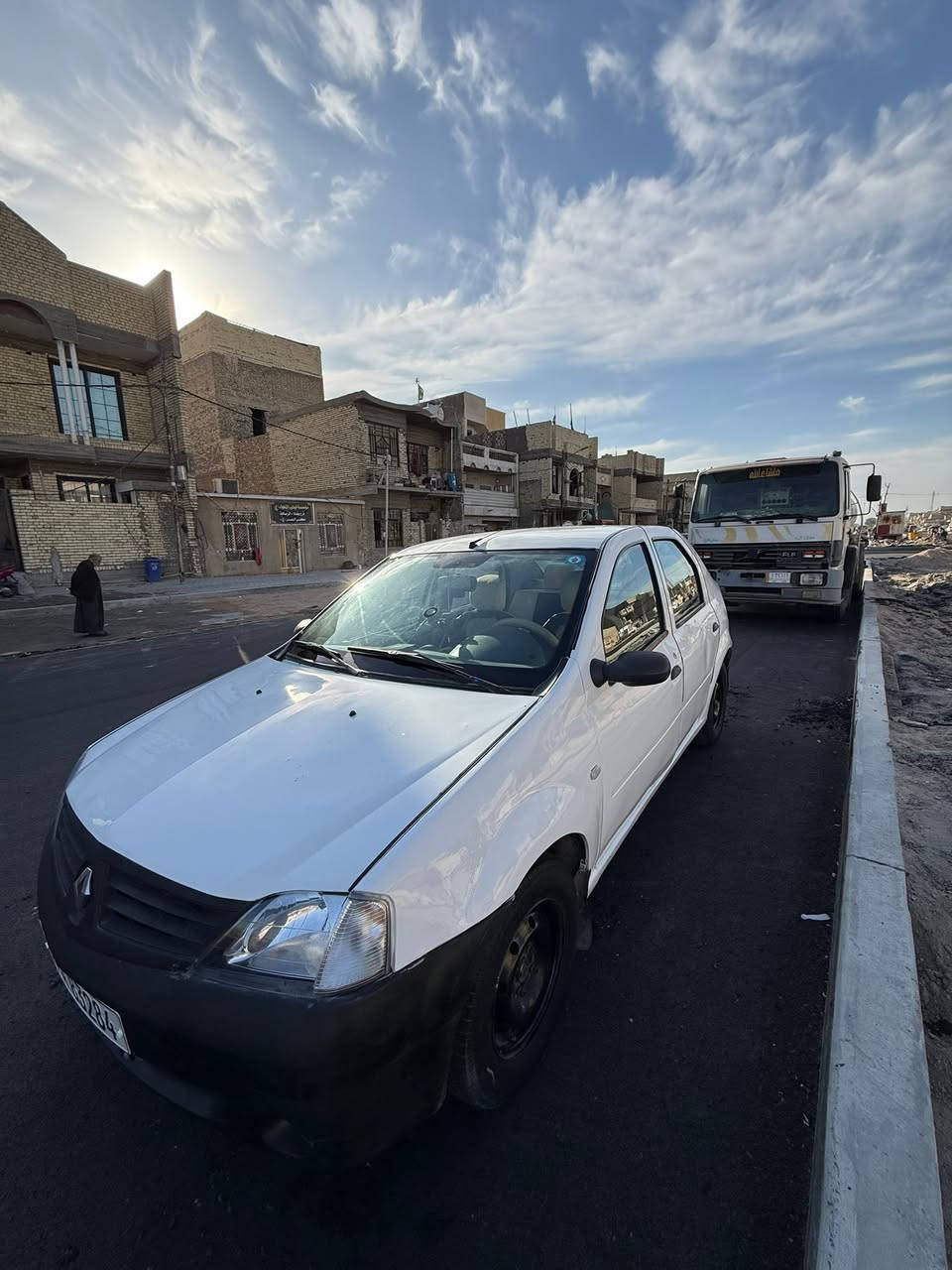 سلام عليكم رينو لوكان للبيع موديل 2009 بور
.خير من الله السياره كامله سعر 38 مشروع وطني السياره للاستفسار ***********
