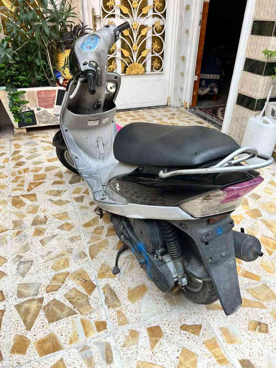 السلام عليكم
ماكس منغولي للبيع شلعه ومعدل الدراجه حلوه ومرتبه بيه تلحيضات بصيطه
سعر 500 
***********
