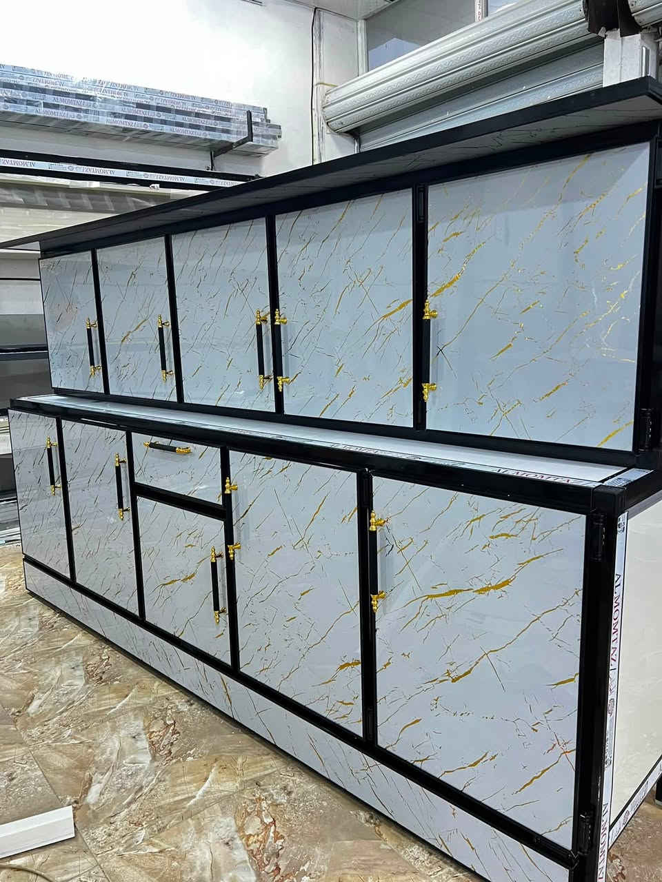 كونترات. حطاطه جديد سعر المتر 100 الف.  
سعر الكونتر المترين ونص مع ملحق مع سنك مع مرمر 550. 
كونتر مترين مع ملحق مع سنك متر ونص مع مرمر 450 الف. 
كونتر ثلاث متر مع ملحق مع سنك متر ونص. 650 الف 
سنك متر ونص مرمر. سعر 150 الف.  
شرط حطاطه.  عنوان. الرمادي تأميم. 
قريبااا جددا   افتتاح معرض اثاث في  مدينه راوه الحبيبه 
باقي الكونترات كل كونتر له سعر 
تواصل.  ***********.
