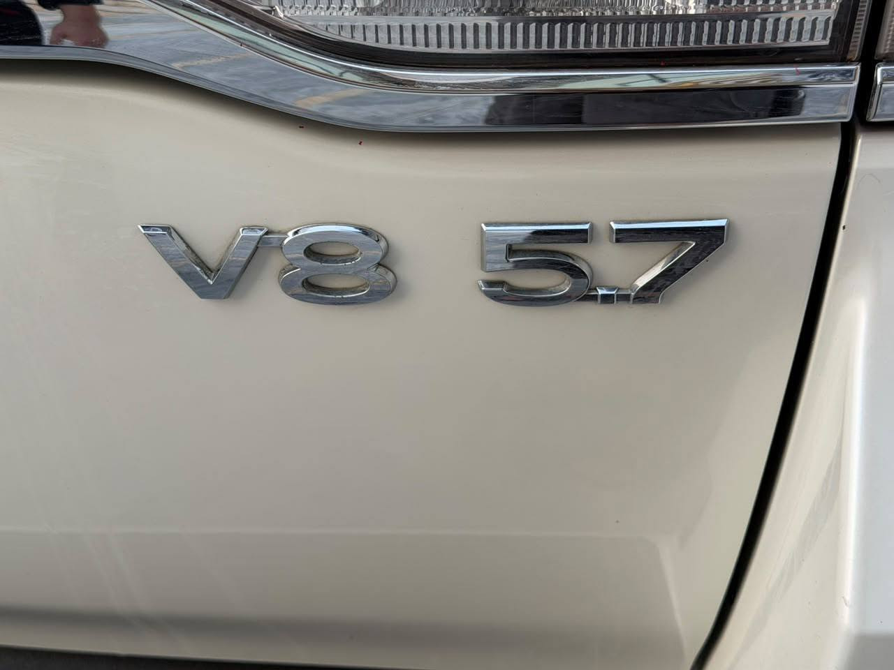 سلام عليكم شباب لاندكروزر مديل 18 VXR سيارة جاهزة من كل الشي تخم تاير حداد عام دوشه كشنات ورضيه باتري امارون لاصلي العنوان البصرة السعر 465$  ***********
