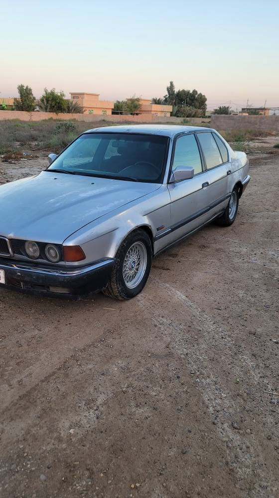 بي ام 1994 730IV8السعر40$وبيهة مجال 
السلام عليكم اخواني بي ام موديل 1994 
730
لون سلفر مكينه 8سلندر حجم 30 اقتصاديه بل صرف 
جام كهرباء فتحه سقف لايتات زنون عالي ناصي نهار تبريد شغال وبارد جدا كهربائيات كلهه شغاله ومابيهه جطلات ابد كله بلادي مروحه عاصفه بل اضافه الى المروحه البلاديه من يصير الجو حار كلش أو تشغل تبريد تشتغل تلقائيا ايسي هواء جديد ايرفلو جديد بلكات جديد فيول بم جديد كشنات فول كهرباء مسجل بلوتوث شاشه اندرويد اوتو سماعات كلش عاليه وبلاديات ملاحظه السياره بيهه ضربه بل جاملغ الخلفي الوره السايق ومعدلينهه و السياره وين ماريد اي محافضه اشغل واطلع بيهه الحمد لله شلعه ومعدل 260 العنوان بغداد
*********** بغداد, العراق
