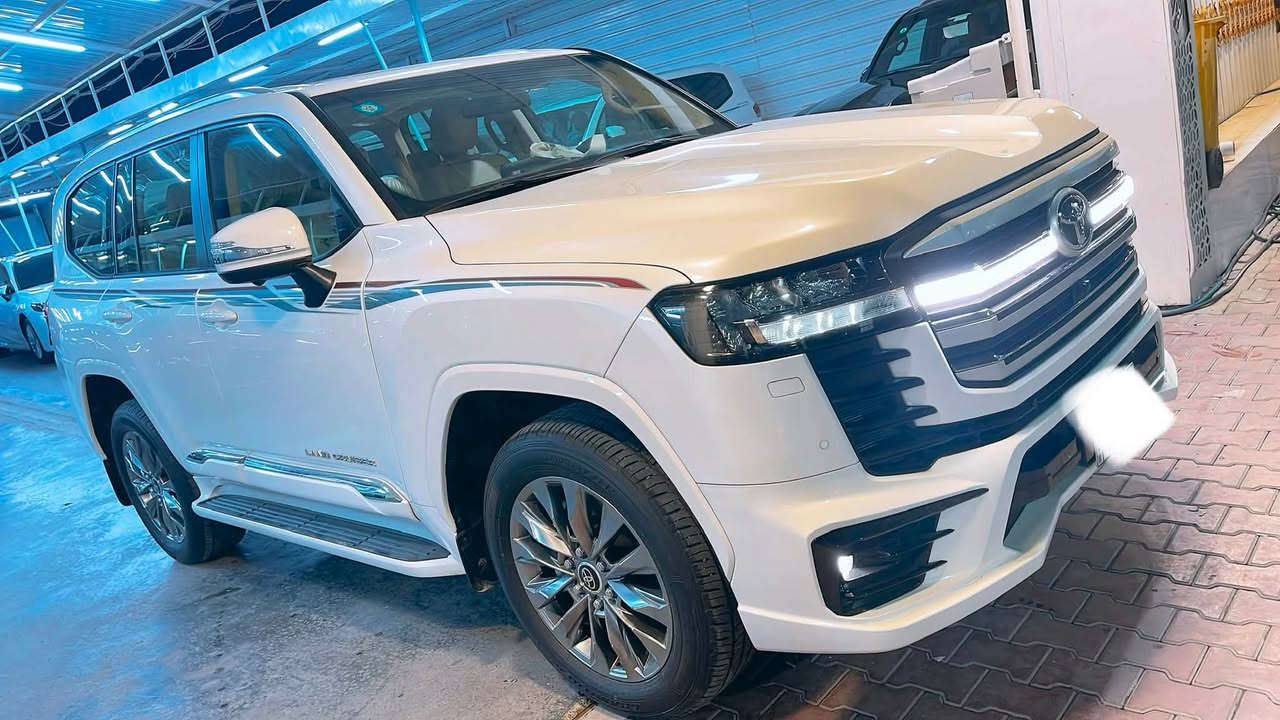 سلام عليكم
لاندكروز 2024  Gxr بريم لمتدد توين تيربو 

بحاله الزيرو ماشيه 3 الف مغلفه ppf

فول مواصفات كراسي جلد وكهرباء وتدفئة 

وتبريد 5 كامرات  3 شاشات

السعر 705  

***********
