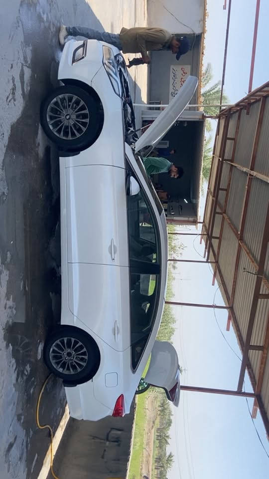 السلام عليكم
سوناتا خليجي 2015

لون ابيض صدفي 

محرك 2400 دوش المرغوب 

گير محرك مكفولات من الفتح 

رقم بغداد أنكليزي تحويل ثاني يوم

تبريد قطعتين ثلج 

حداديه جديده 

تخم تاير جديد صار يومين شاده

سياقه ذاتيه 

تحكم ستيرن 

ثلاث انواع قياده (ايكو-سبورت -عادي ) 

مري شفط 

بيها( ثلاث قطع ) بدون دواخل فقط بارد+صبغ

رقم الهاتف*********** واتساب فقط

السعر(118) وبيها مجال بسيط.
