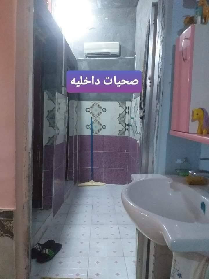 بيت للايجار او البيع في حي الجوادين النزله الثالثه خلف ملاعب صيوان مباشرتاً على شارعين رئيسيات وبيت نضيف مساحته 280م غرفتين وصاله وديوانيه وحديقه ومطبخ وصحيات وبصفه قطعه مساحتها   440م
للبيع او الايجار
سعر الايجار 250 
سعر بيع البيت 43 بي مجال 
سعر القطعه 27 بيها مجال 
البيت والقطعه زراعي
بيت للايجار او البيع في حي الجوادين النزله الثالثه خلف ملاعب صيوان مباشرتاً على شارعين رئيسيات وبيت نضيف مساحته 280م غرفتين وصاله وديوانيه وحديقه ومطبخ وصحيات وبصفه قطعه مساحتها   440م

بيت للايجار او البيع في حي الجوادين النزله الثالثه خلف ملاعب صيوان مباشرتاً على شارعين رئيسيات وبيت نضيف مساحته 280م غرفتين وصاله وديوانيه وحديقه ومطبخ وصحيات وبصفه قطعه مساحتها   440م للاستفسار***********

نص مكتوب في الصور:
- مطبخ
- باب الصاله الخارج
- باب المطبخ
- الصاله
- صحيات داخليه
- سقف التواليت الخارجيه
- ديوانية
- مدخل الصيحات والمنور
- الغرفه الثانيه
- مدخل الصاله من باب المطبخ