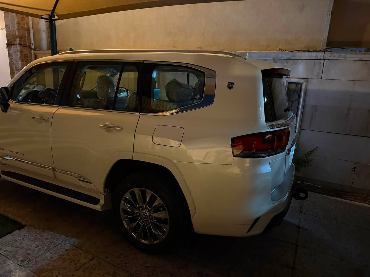سلام عليكم 
VX لمتد S   2025   TSS 
ماشيه 17 الف حقيقي 
رقم بغداد باسمي تحويل مباشر 
مكفوله كفاله عامه من اي ملاحضه بحالت الوكاله
ضمان شركه ساز 
بغداد المنصور 
***********
