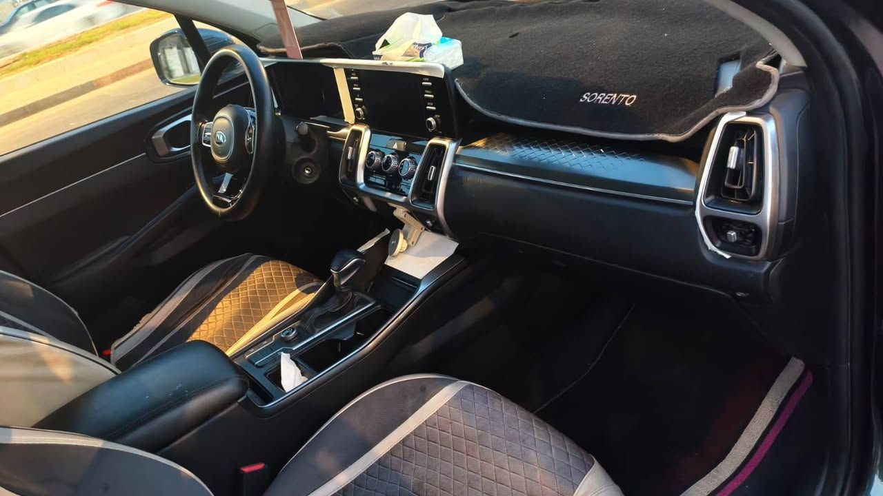 السلام عليكم
اسم السيارة كيا - سورينتو
موديل : 2021 وارد امريكي
الفئة : LX
نوع الضرر : تصليح ربع البنيد والجاملغ وبابين نفسهن ليبل واحد بدون تبديل رقم الشاصي مرفق
اللوحة : مرقم بغداد بأسمي 
 السيارة احلى من الصور
المواصفات :
1- شاشة كبيرة للتحكم في الايعازات
2- كامرة خلفية 
3- ويل كب اصلي
4- حدادية جديدة على وضع الشركة
5- السيارة 7راكب
6- تحكم ستيرن
9- المازدات لد
10 - كشاف زينون
11- محرك 2500 GDIالاحدث تقنيا
12-الوقود والسرعة والكفاءة تكنلوجيا لعام2021
13- سستم صوت بلادي
14- نظام اطفاء ذاتي
16- كاتلوك + سبير + جك بلاديات
17- مانع انزلاق ABS
18- رادار امامي مانع اصدام
19- المرايتين تحكم كهرباء
20- إشارات بالمرآتين
21- حساسات خلفيه
23-  انظمة قيادة ( اعتيادي-رياضي-اقتصادي )
24-  مداخل USB
25- شاشة عطلات
26- حساسات اطارات
السعر 185 وبيها مجال 
المكان البصرة الزبير
الانصال على 
***********
