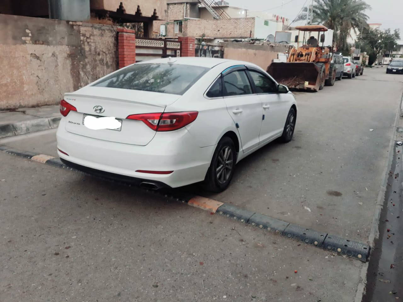 سلام عليكم سوناته امريكي موديل ١٦ سياره جاهزه وكلين وبدون ضرر بيع أو مراوس السعر ١٢٠ بيهه مجال ***********
