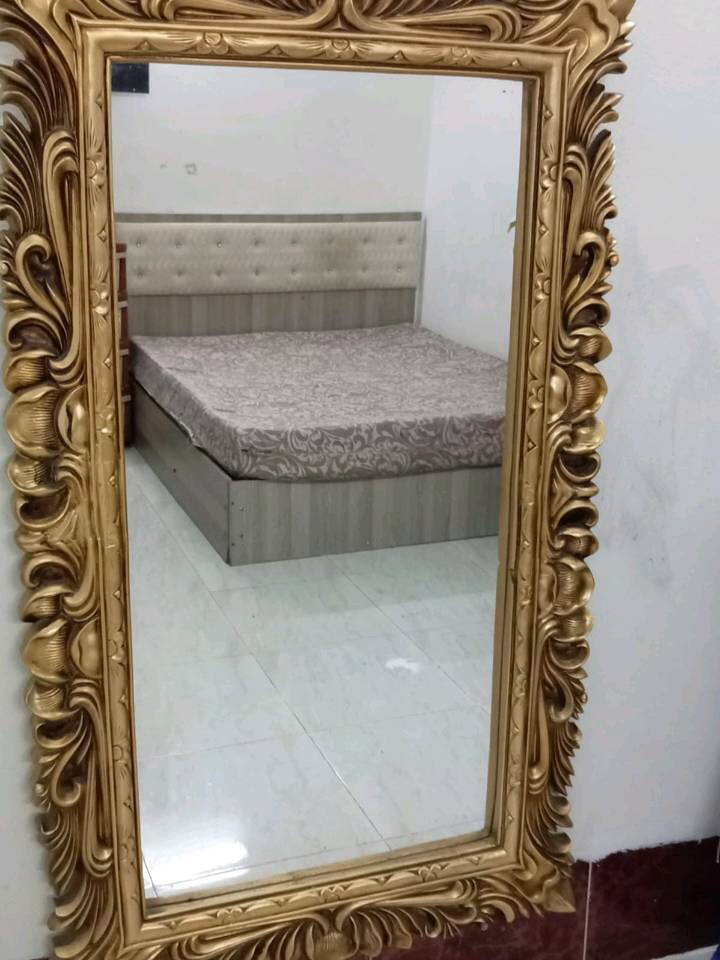 السلام عليكم عندي غراض للبيع اريد ابيعهن لان رح انتقل لغير محافظة للشراء راسلوني واتساب ***********
ميز طعام مع كرسي 30 الف 
طباخ بيّ فرن 25 الف 
طباخ منضدي يرهم ؏ الكاونتر سعرة 25 
مراية ملكية 25
جرارات بلاستك 12 الف 
بوفية مالت فراش 5 الف 
مكنسة كهربائة 25 الف 
5 صور بـ 5 الف 
صوبة نفطية 25 الف
چرباية نفرين 25 الف 
چرباية نفر 15 الف 
مواعين القطعة بربع 
عندي فراش نضدة زينة كُلة بـ 15 الف 
وساعة سعرهة 5 الف
بلازمة بـ 5 الف تشتغل بس الأضائة مالتهة محروكة