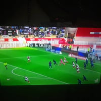 شاشة • ٦٢ بوصة • للبيع