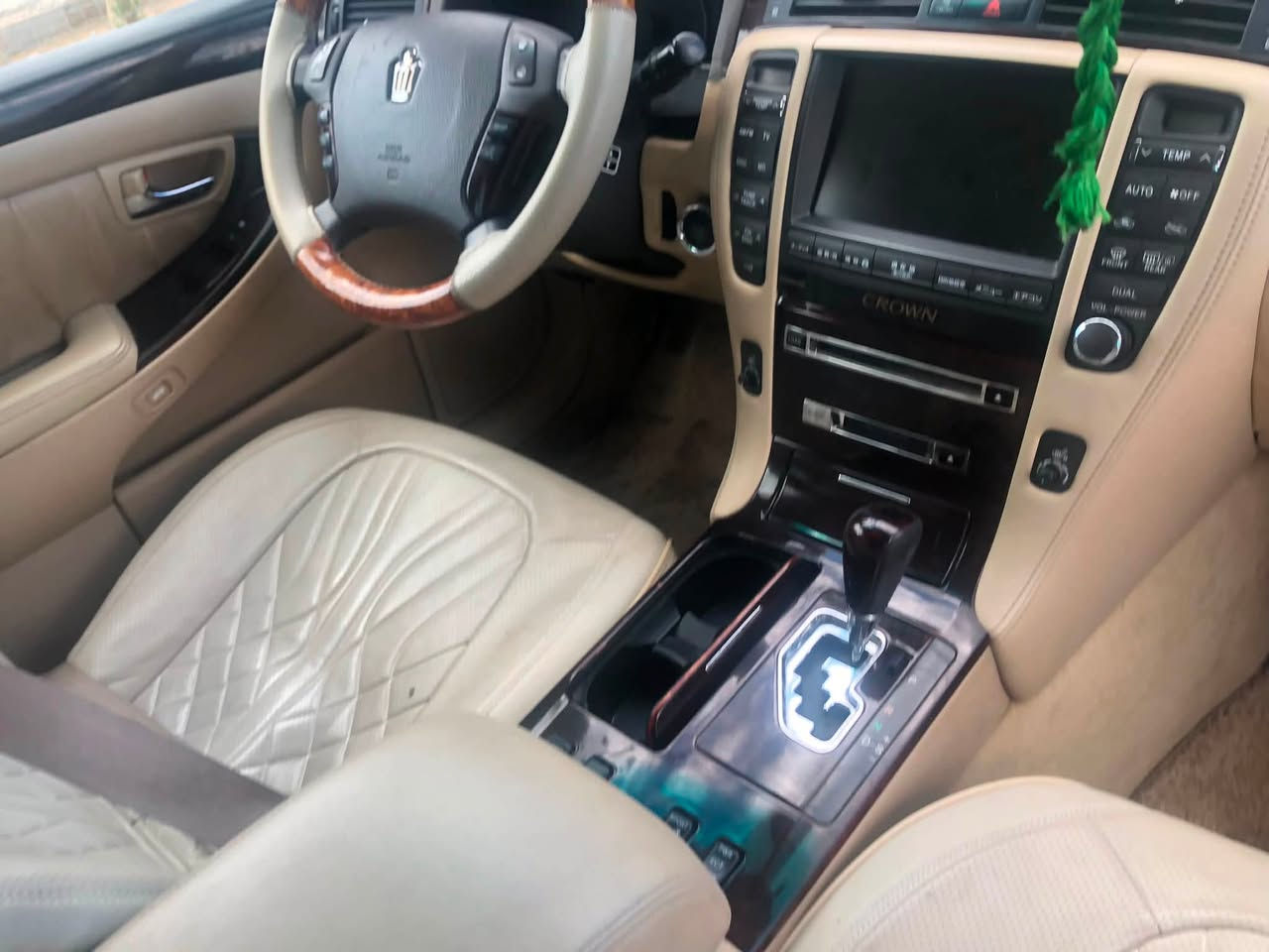 ماشالله شاهينه مؤديا ٢٠٠٧ساخ بي جاكو شحن بي مه سروفي هه شتاو جوار٨٤ويل ويلد گير مه حينه هه مووي به شه رت ته بريت سه ساره فول فوله بي مه سروف نوقساني هيج نيه مؤدي بؤكراوه  ناونيشان كه لار رزگاري ***********
