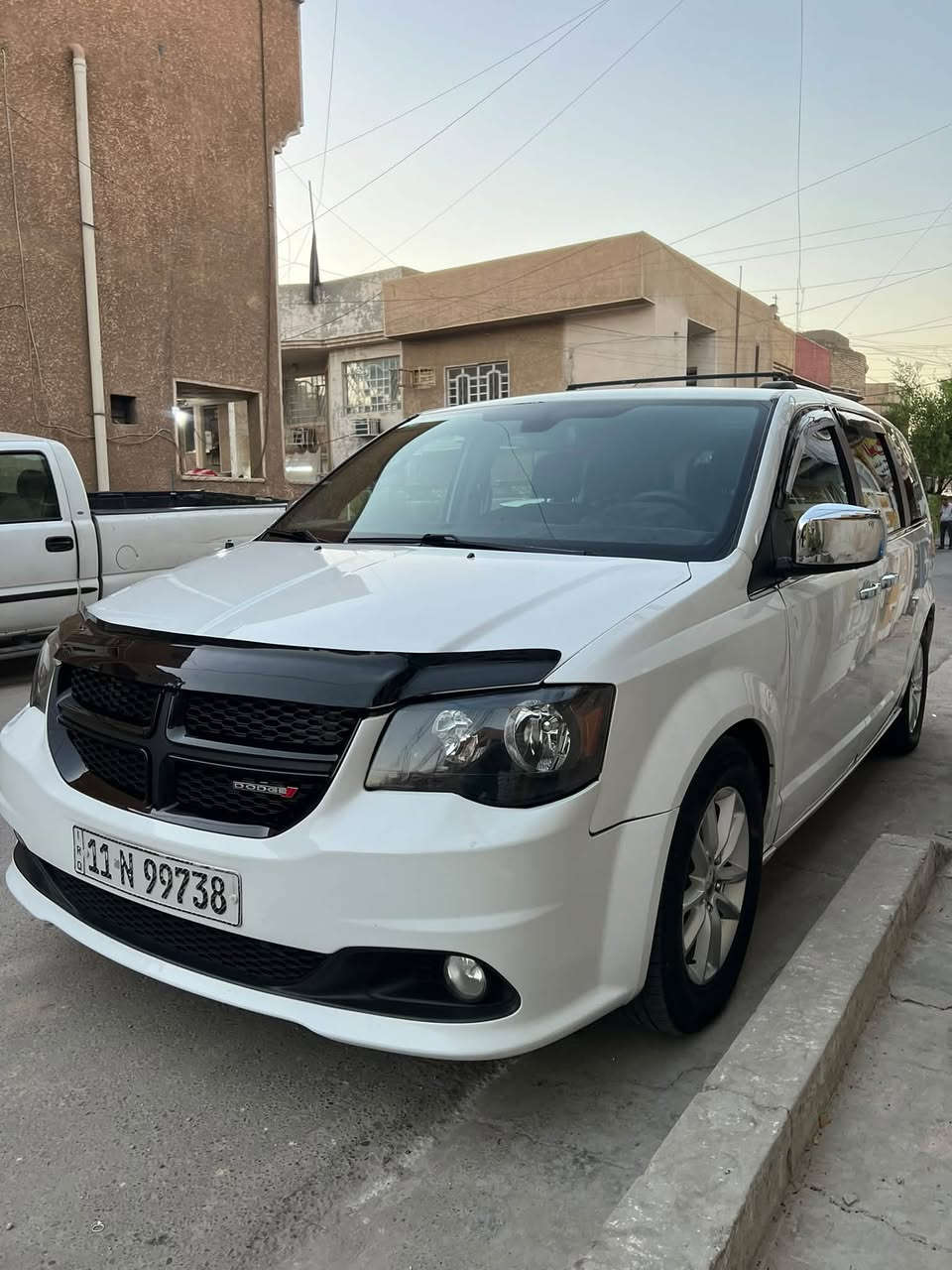دوج كرفان SXT  2019
رقم بغداد دولي بأسمي 
سنويه لغاية 2030
صور الحادث والسونار بالمنشور 
بدون أرباك 
ماشيه 131000 مايل 
ابواب وجنطه كهرباء 
تبريد 3قطع 
كراسي منفصل جلد
داخل أسود
تشغيل عن بعد 
فرس سقف مع شاشه 
كامره دواره
تبديل صدر خلفي وامامي 
وبلكات ورولات يم الوافي 
ادامه كامله 
تبديل مروحه F01  600 
أنسه الحماوه 
السعر 165$ وبيه مجال
مكان السياره بغداد الشعب 
للاستفسار ***********
أعتذر عن المراوس
