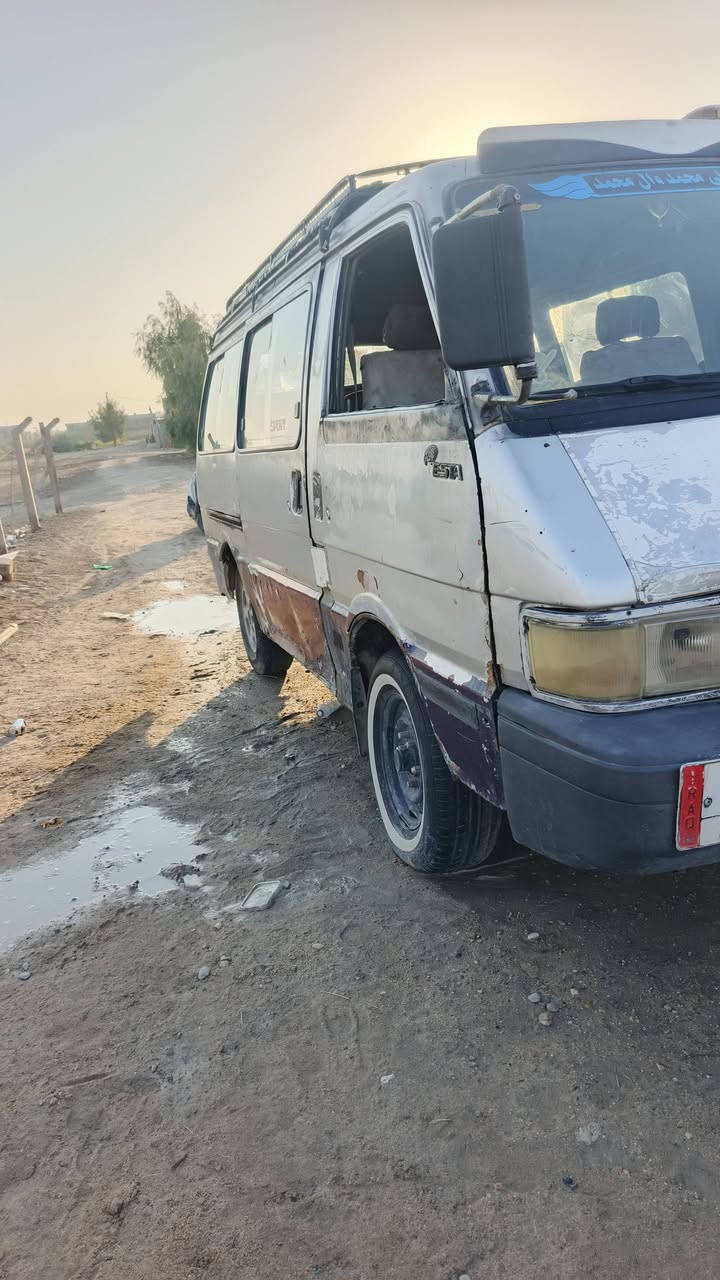 كيا بسته موديل 92 كير ومكينه جدد مكان بابل حله  السعر 18وبيه مجال شيء قليل التواصل على هذه الرقم ***********
