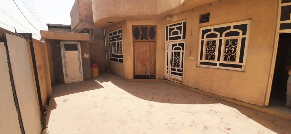 دار لليجار  في شارع٨٠ مال  كربلاء 
مساحه دار ٢٠٠

    يتكونن  دار . من غرفتين نوم . هول ..مطبخ صاله . طارمه . 

 طلوبق ثاني  هول وحمام متروك 

 دار نضيف جدآ. للستفسار اكثر تصال بل الرقم او وتساب 

٠***********
