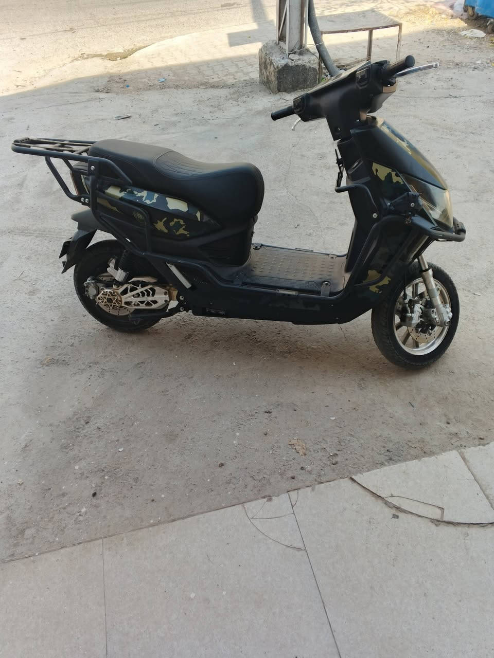 سلام عليكم
دراجة للبيع مثل ما موضحه بالصور  السعر 650 بيها مجال للاستفسار الاتصال على الرقم التالي  ***********
