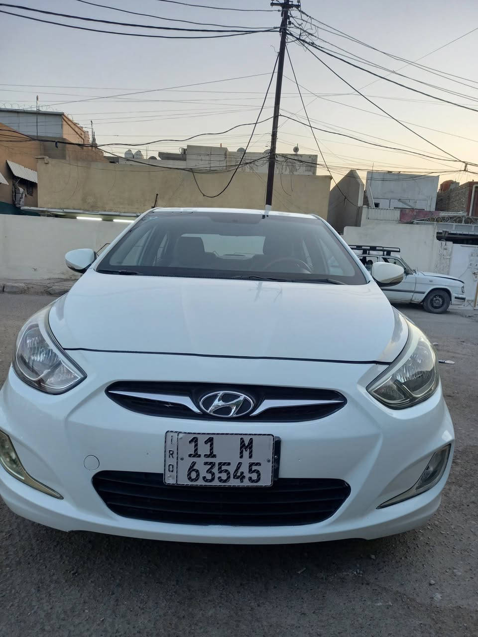 السلام عليكم.....
اخوان شوف الفيدو واقتنع وخابر بيك خير وتدلل اخويه 
اكسنت خليجة موديل 2016 فول موصفات محرك 1600
فتحة سقف/ اشاير بالمري/ حساسات خلفيه/ تحكم ستيرن 
شاشة تاب/ تخم تاير/ ادامه كاملة/ رقم بغداد الجديد الدولي والسنويه باسمي السيارة بيه قطعتين صبغ السعر 98
وبيه مجال خابر وتدلل والف عافيه للياخذه *********** بيه واتساب
