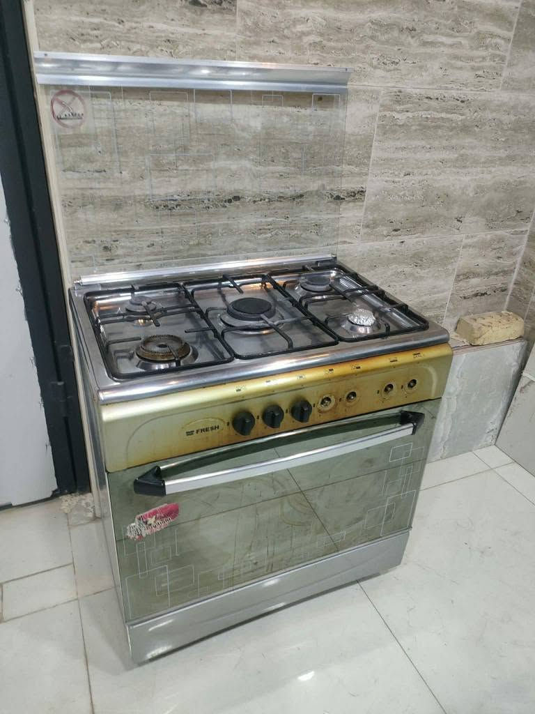 طباخ فرش مصري شغال كله بيه فقط عين وحده متشتغل ولباقي كله شغال سعره ١٢٥ وبيه مجال *********** النجف, العراق
