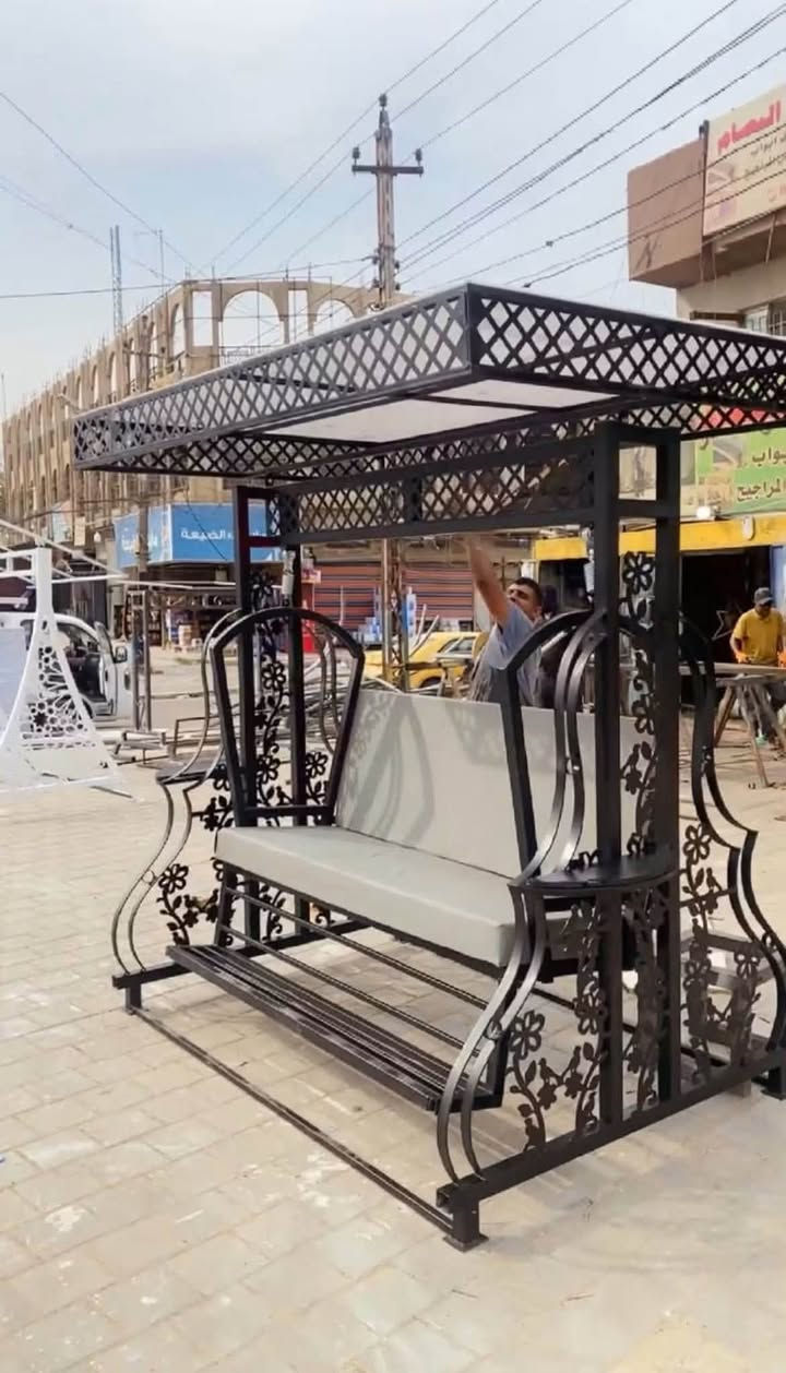 "الجمال والراحة.. كلها بـ ( الطراز العربي) ! 🌸🛋️"
لكل محبي التميز والحدائق المرتبة، وفرنالكم تشكيلة مميزة وحصرية: 

مراجيح مريحة ومقاومة للأجواء باقياس حسب طلب 
بضمان سنتين 

تخوم حديد بتصاميم فخمة وعصرية 

مناقل وسنادين تضيف أناقة خاصة لبيتك.

🚚 متوفر توصيل / أو 📍 
العنوان: ( بغداد / البنوك / تقاطع الفسلطيني ).
📞 للحجز والاستفسار، راسلنا على الخاص أو اتصل بنا.
 عبر الرقم : ***********
