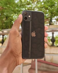 ايفون 11 • ٦٤ • شاشه وبطاريه مبدله
