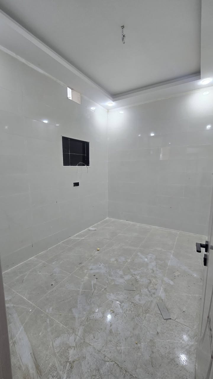 بيت البيع  زراعي سند 25
العنوان التقيه الثالثه داخل مجمع الروان النموذجي شارع 12
المساحه 120
 مربع 
الواجهه 13
النزال 26
البيت 
  غرفتين 
استقبال
صاله 
مطبخ 
مجمعات صحيه***********
واتساب ***********  مراجعه مكتب 🏢 العاصمة للعقارات والمقاولات العامه العنوان الديوانية ام الخيل ساحه الاحتفالاتقرب البلديه الجديده*********** واتساب
