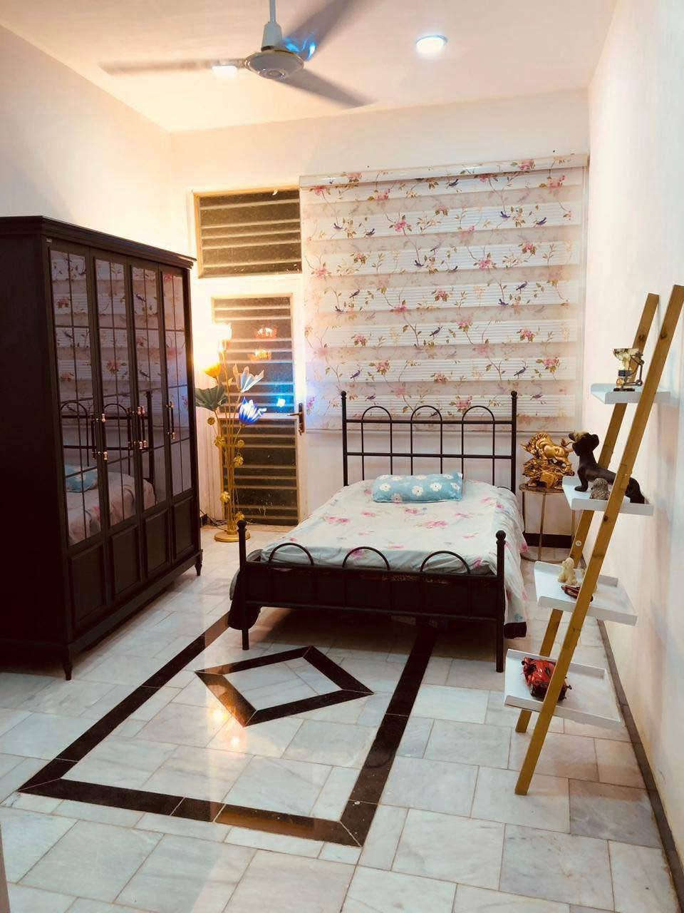 🏠 دار للبيع – زوير / قرب مشروع الماء
📍 ثاني بيت عن الشط
 • المساحة: 200 م²
 • عدد الطوابق: طابقين
 • عدد غرف النوم: 4 غرف نوم

تفاصيل الطابق الأول:
 • غرفتين نوم
 • كليدور
 • صالة
 • مطبخ
 • صحيات

تفاصيل الطابق الثاني:
 • غرفتين نوم
 • كليدور
 • سطح أول + سطح ثاني

📌 موقع مميز قريب من الشط ومشروع الماء

للاستفسار الاتصال ع الرقم  *********** المصيب, بابل
