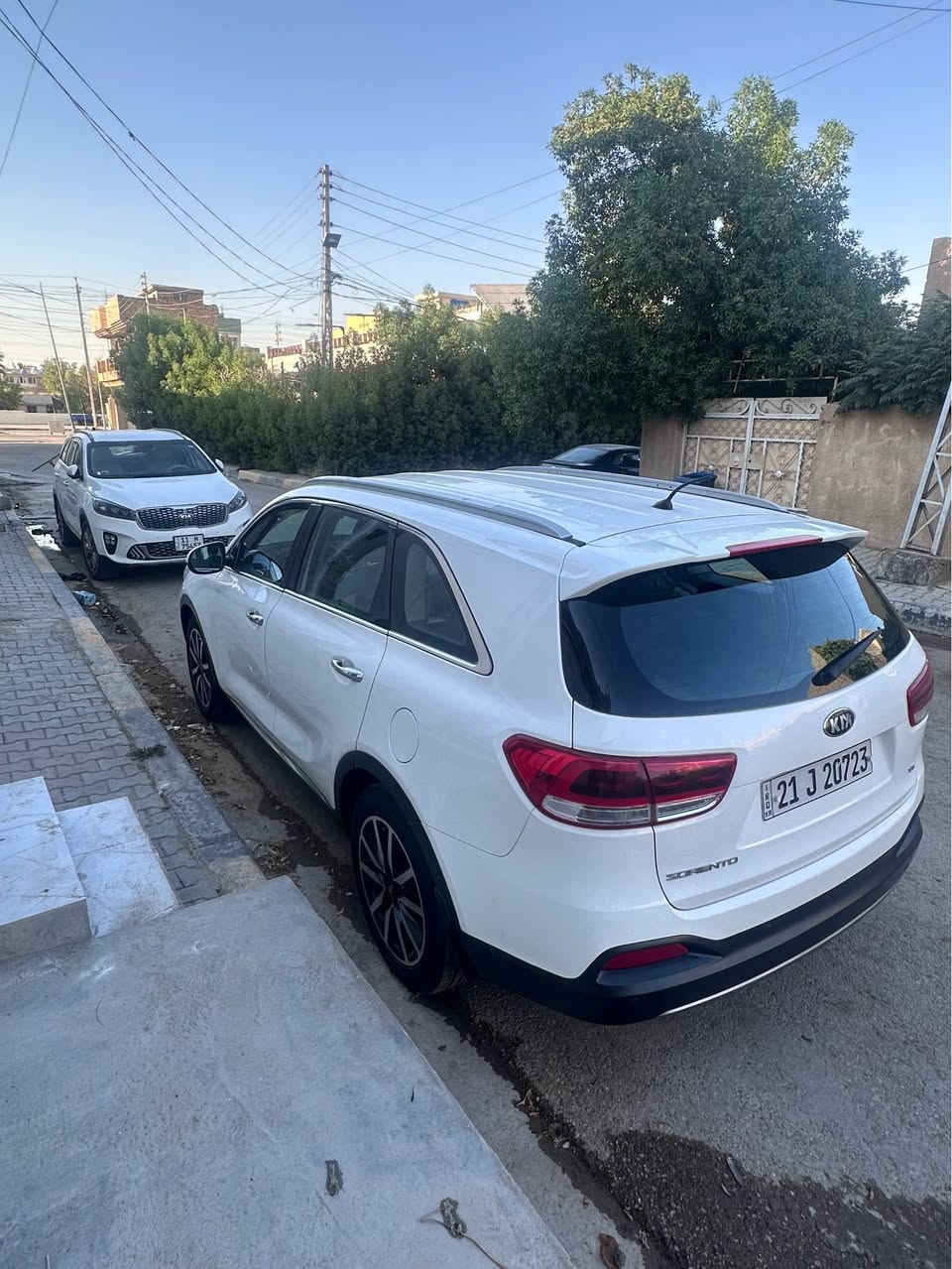 السلام عليكم سورنتو موديل 2018 خليجي محرك 6 سلندر مفتوح 7 راكب 3 قطع تبريد تخم تاير وباتري جدد قبل اسبوع شديتهن وادامه كامله للسياره بيها صبغ 3 قطع فقط بدون اي دواخل صبغ فقط السياره باسمي مكاني بعقوبه السعر 180 
***********
*********** بغداد, العراق
