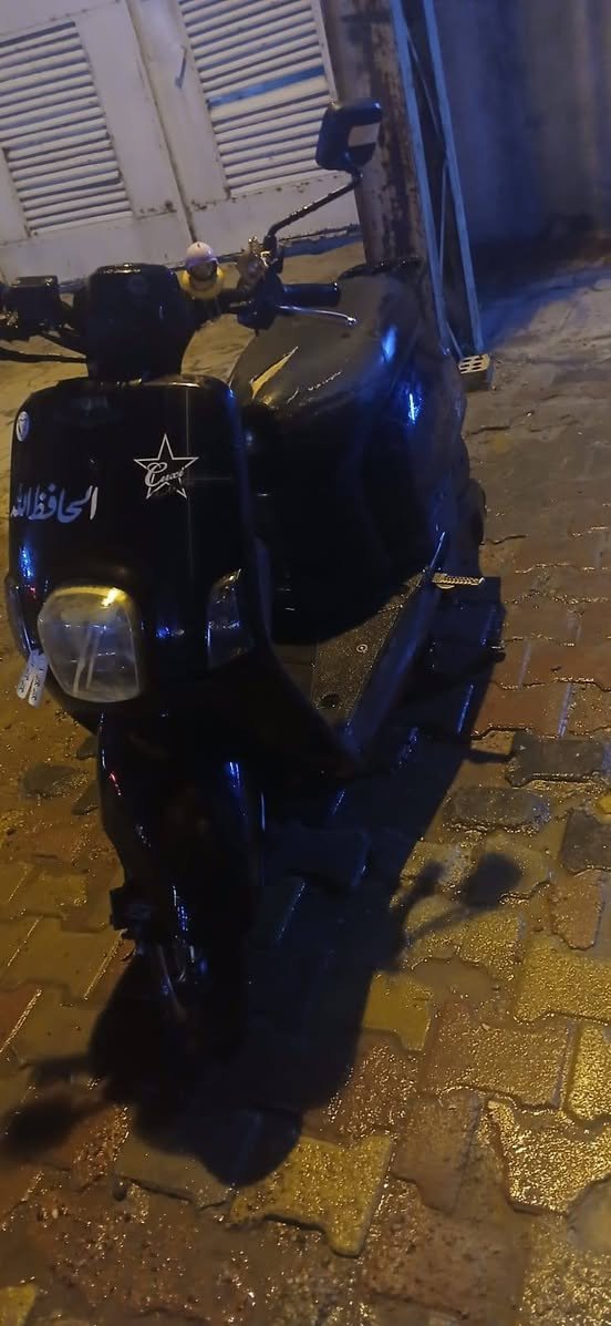 ماكس بوليس للبيع 
مكفوله محرك 
مماشيه قليل 
سعر 800 
مكان غزاليه
*********** واتساب
