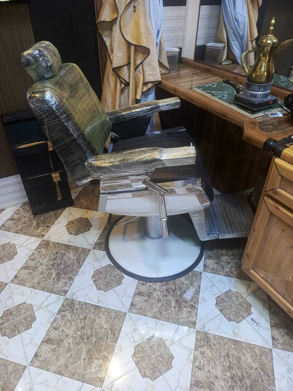 السلام عليكم  اخوان
عندي زوج كراسي  
النوع ايطالي  شومي
العنوان الانبار القائم الكرابله 
يوجد توصيل  لي كل العراق 
الي ايحب التواصل 
على  وتساب 
او ع الرقم 
***********
ع عام ما كو سعر رجانه
