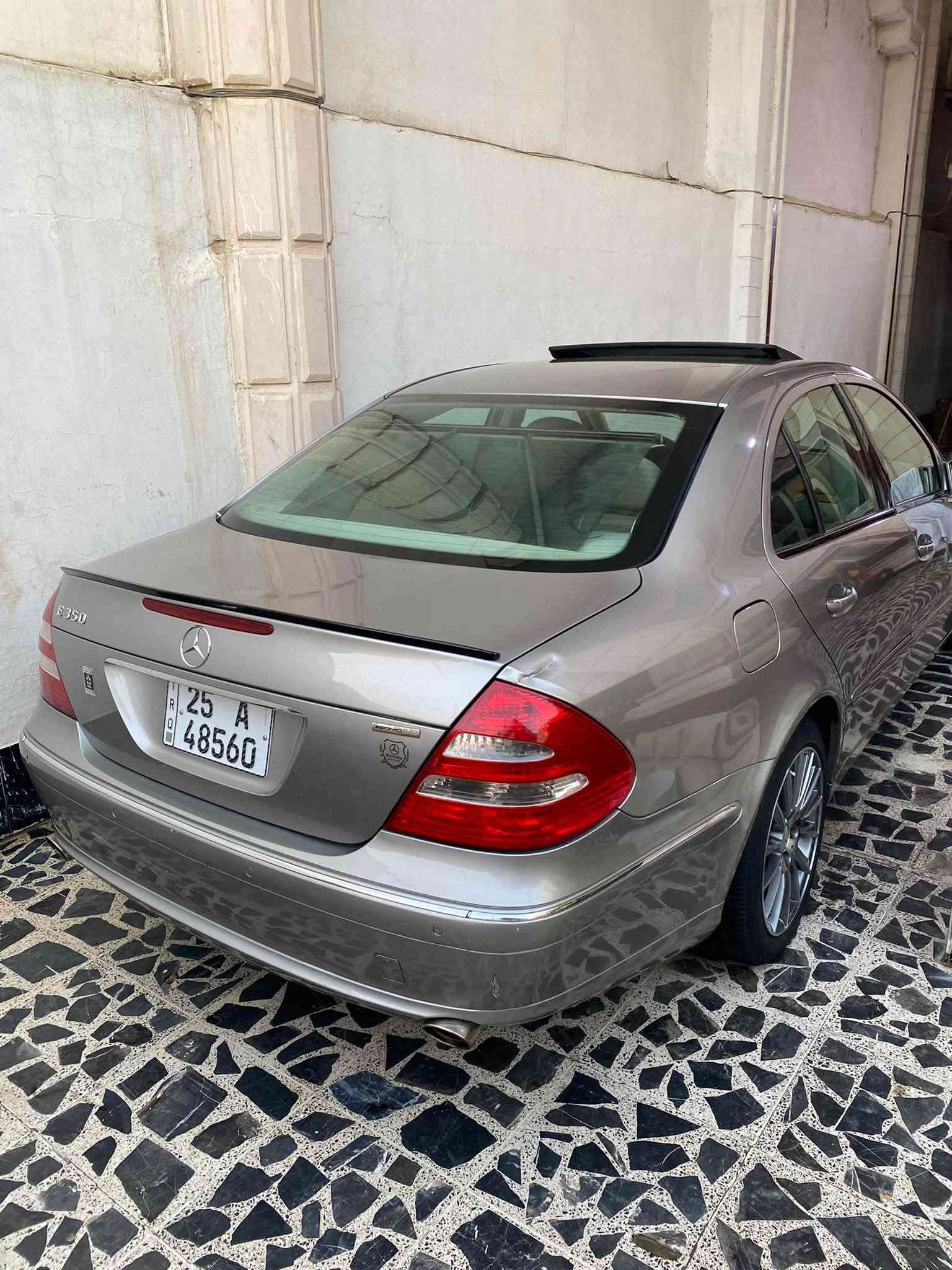 السلام عليكم
للبيع او مراوس حسب القناعه مارسيدس 6 سلندر E350

موديل 2006  فول مواصفات للأخير كير محرك مكفول 

تبريد ثلج مبدل منضومه كامله تخم تاير جديد 

رقم كركوك إنكليزي بأسمي هزه ورقم جديد 

سنويه لل29 بأسمي شرط التحويل 

صبغ اقل الحزام بدون اي دواخل 

السعر ١١٠ وبيها مجال للشراي مكان السياره الأنبار الرمادي 

***********
