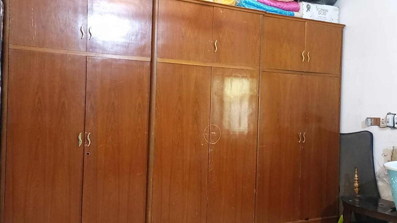 كنتور صاج نجاره للبيع سعره ٣٠٠ وبيه مجال للشراي مكاني محاويل ***********
