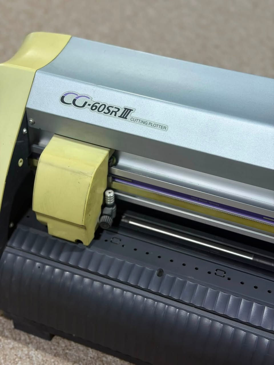 كتر بلوتر للبيع ماركة ميماكي (Mimaki) اليابانية الشهيرة - قياس 60 سم بحالة ممتازة وجاهز للعمل الفوري
السعر 750 الف مجال بسيط 
المكان النجف الأشرف 
***********
