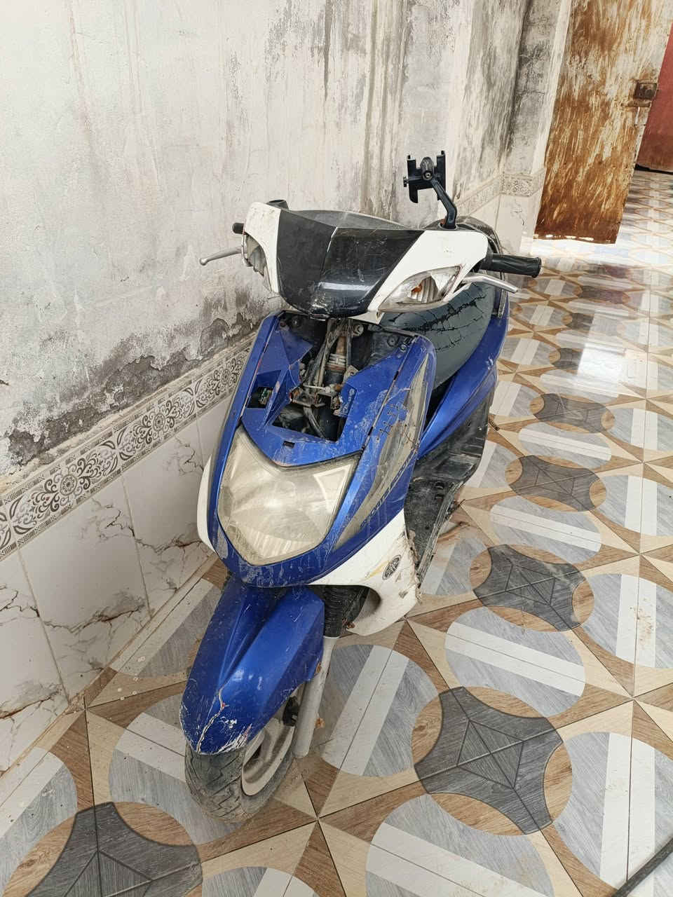 للبيع او مراوس سكنس نثيه مفتوحه مره وحده المكان بصره كرمه علي ***********
