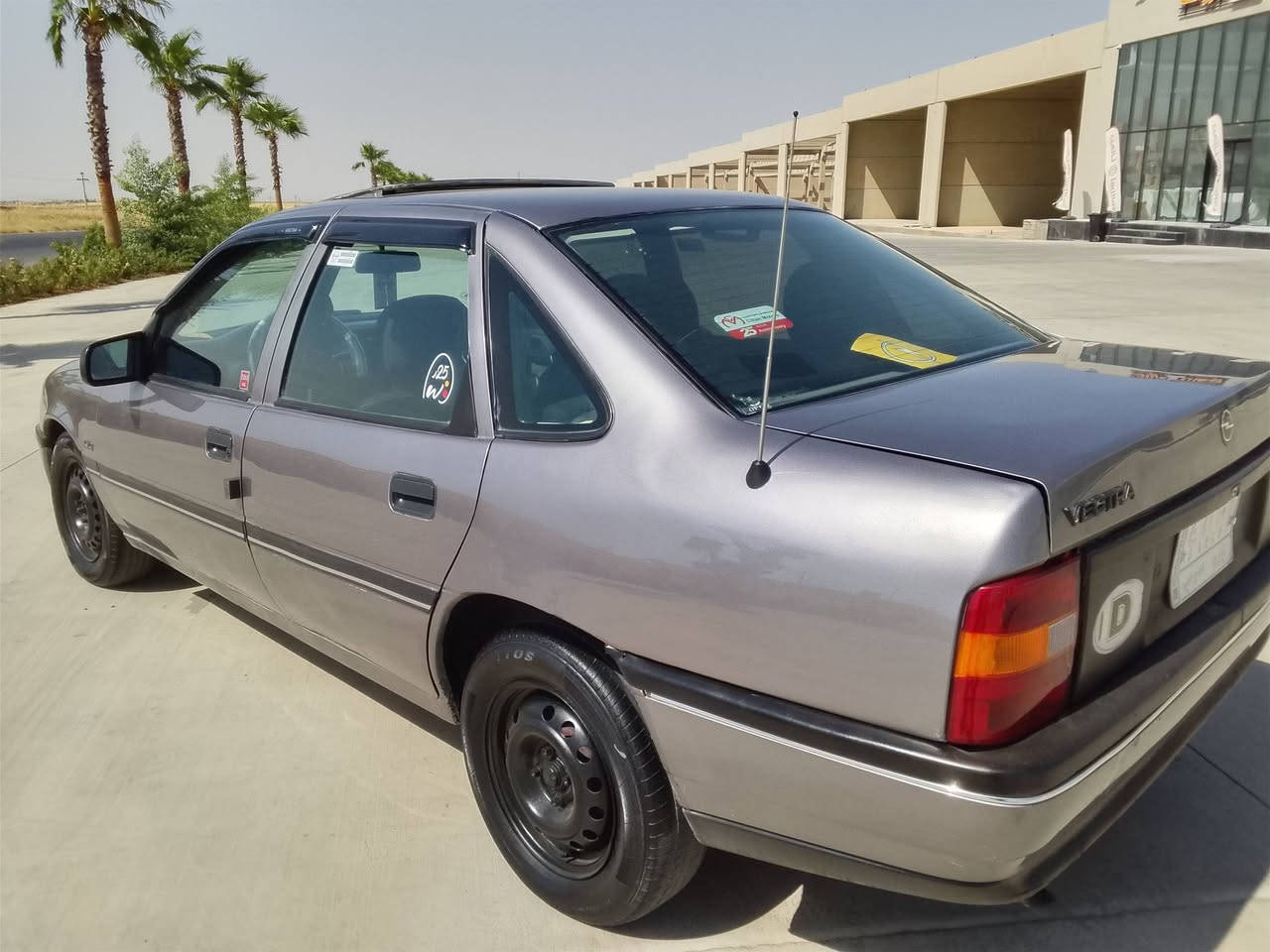 سلام عليكم اوبل فيكترا موديل 1991
رقم سنوي جديد 2028 مصبوغ جمالي 
بيدوان ايه حادث 
حجم 20كيره محرك حدادي كهربيت شراط 
تحويل شرط
سعر 42بيه مجال 
سلايت 
قفل مركزي 
رقم موبيل ***********
رقم وتساب ***********

عنوان موصل
