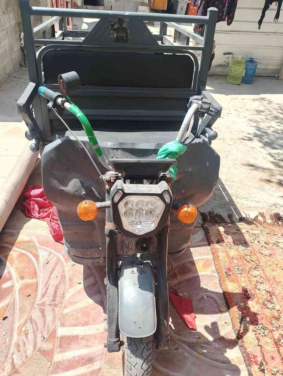السلام عليكم ستوته شحن نضيفه بطارياته 6 خير من الله نضيفات تخم تاير جديد ستوته حلوه ونضيفه كهربائيات شغاله مكاني بغداد المنصور للاستفسار خاص او واتساب ***********
