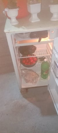 ثلاجة • للبيع