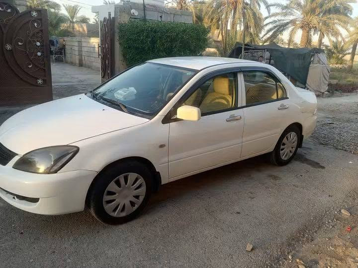 السلام عليكم الانسر 11 بيضه رقم بغداد بسمي شرط التحويل سونار موجود بل منشور  بدون داخل بدون ضربه سيارة جديدة مال جناي بيه بنيد فقط صبغ والهلال الخلفي شويه بدون داخل سيارة محرك وكير كفاله عامه تبريد ثلج صدر امامي خلفي جديد تخم تايرات جديد سنويه 28 شرط التحويل مكاني ديالى الخالص السعر 88 وبيه مجال الشراي يتصل ‏‪***********‬‏
