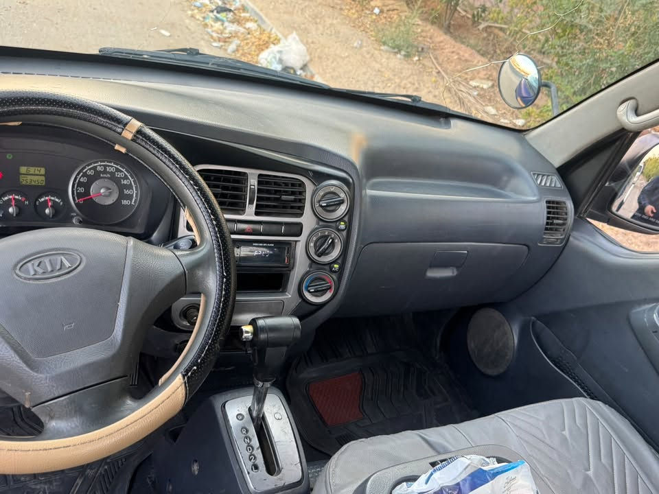 السلام عليكم للبيع كيا بنكو ادوات ادوات موديل ٢٠١٢ كير اوتماتيك مكينه 3000 مسكر السياره جديده بعدهي اخت الزيرو ما بيها نقص لو برغي كير محرك حداديه كله كفاله تبريد ثلج متوئمه ارقام وسنويه شرط الحاسبه حصه كاز وين ما جان تفول السعر 47 ورقه ***********
