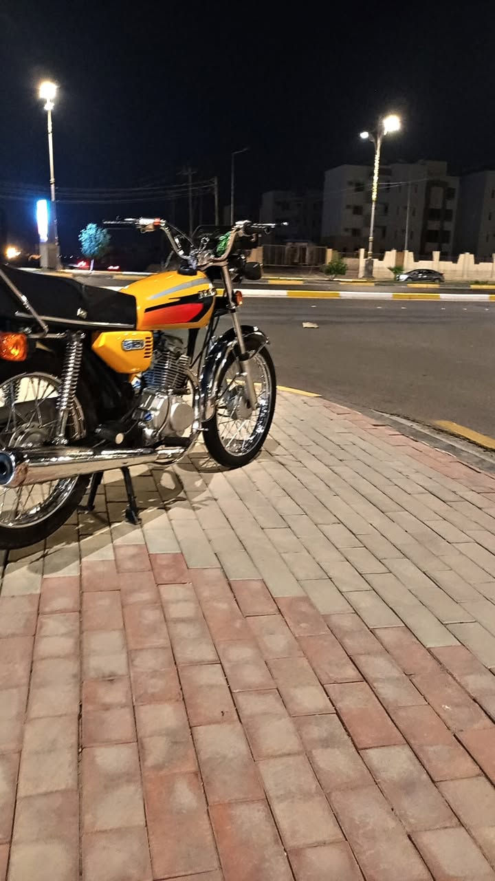 سلام عليكم شباب
دراجة أربعة كير نامة شلامجة مديل 21 أوراق اصولي 7 أوراق
كلهة بلاد مو تعمير 
نضيفة كلش مكينة اول فتحة الهة
قبل اسبوع غراض كلة اصلي احمد شهاب شرط
بسبب هملتهة من الدهن گامت
دراجة ناعمة كلش شلعة معدل
لايت عالي ناصي بيك لايت
إشارة دبل إشارة
اي نقص ما بيهة سعرهة ب700 وبيهة مجال
بيع او مراوس شعدك نزل
مكاني كربلاء يم مجمع درة
***********
